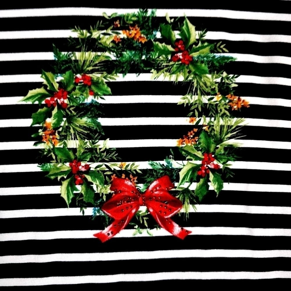 Alfred Dunner B/W Striped Christmas Wreath Tee - Picture 2 of 7